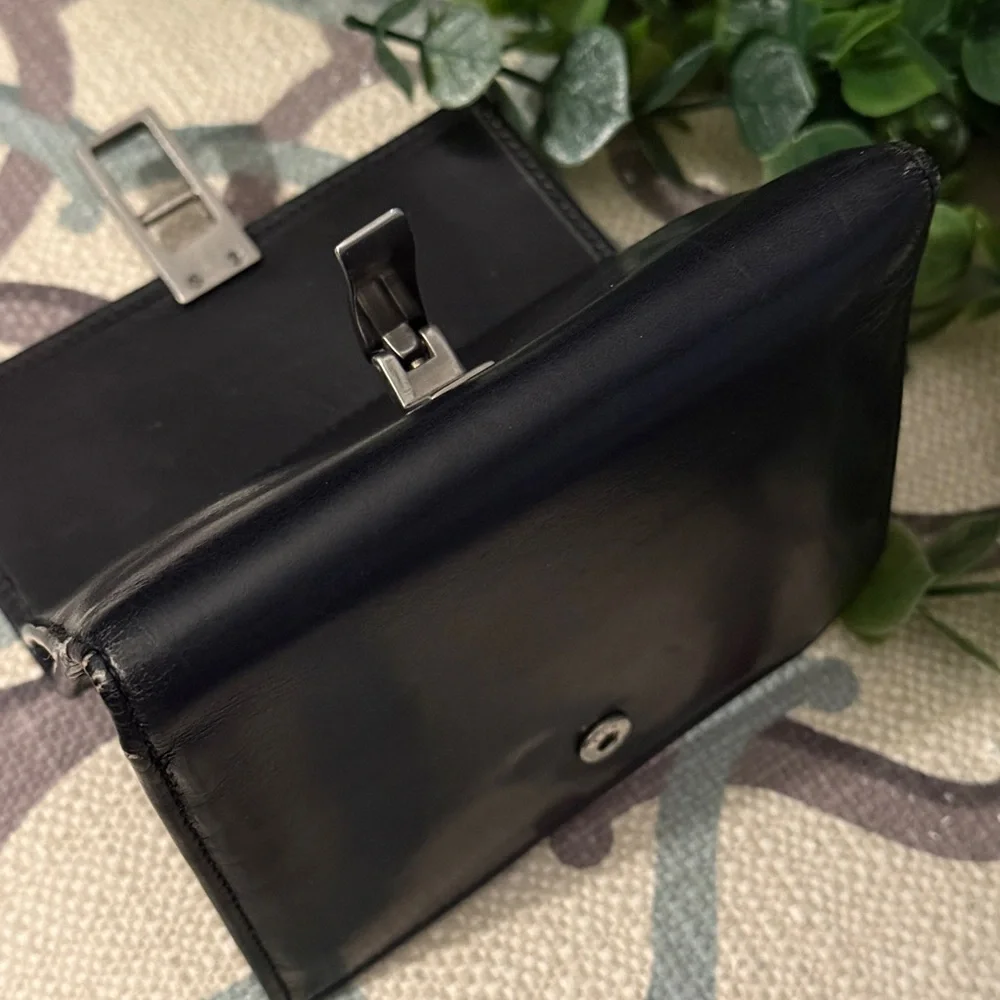 Gucci Vintage Buckle Wallet
